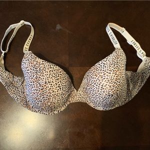 Victoria secret T-shirt lightly lined bra